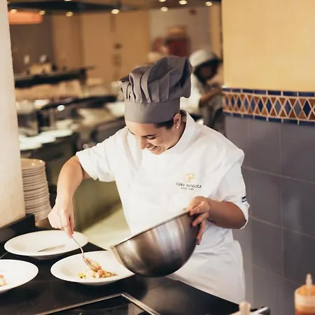 杨扎公主套房度假酒店 5*